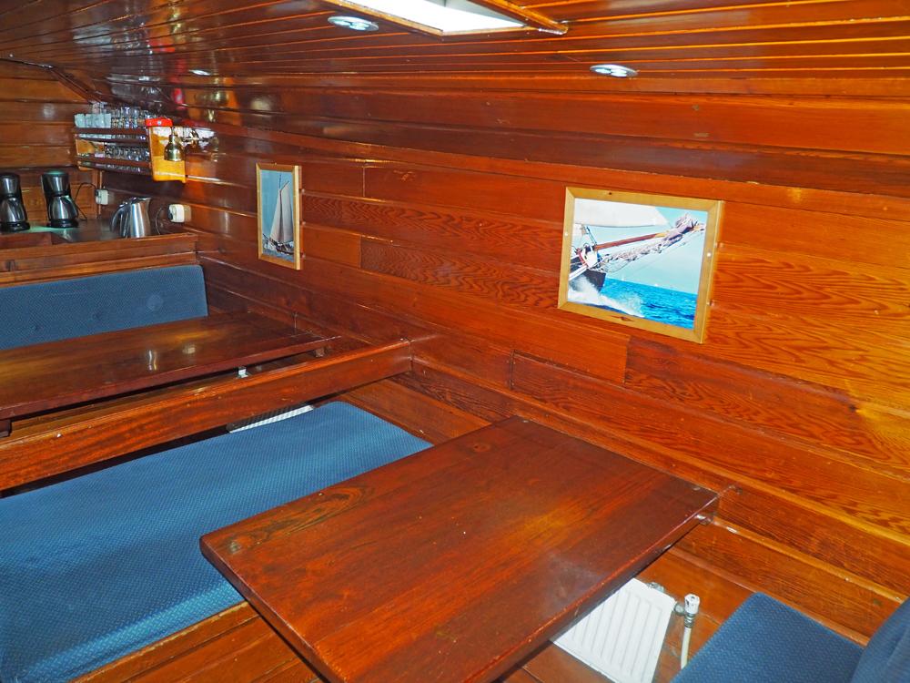 Cabin en avant, H&eacute;bergements